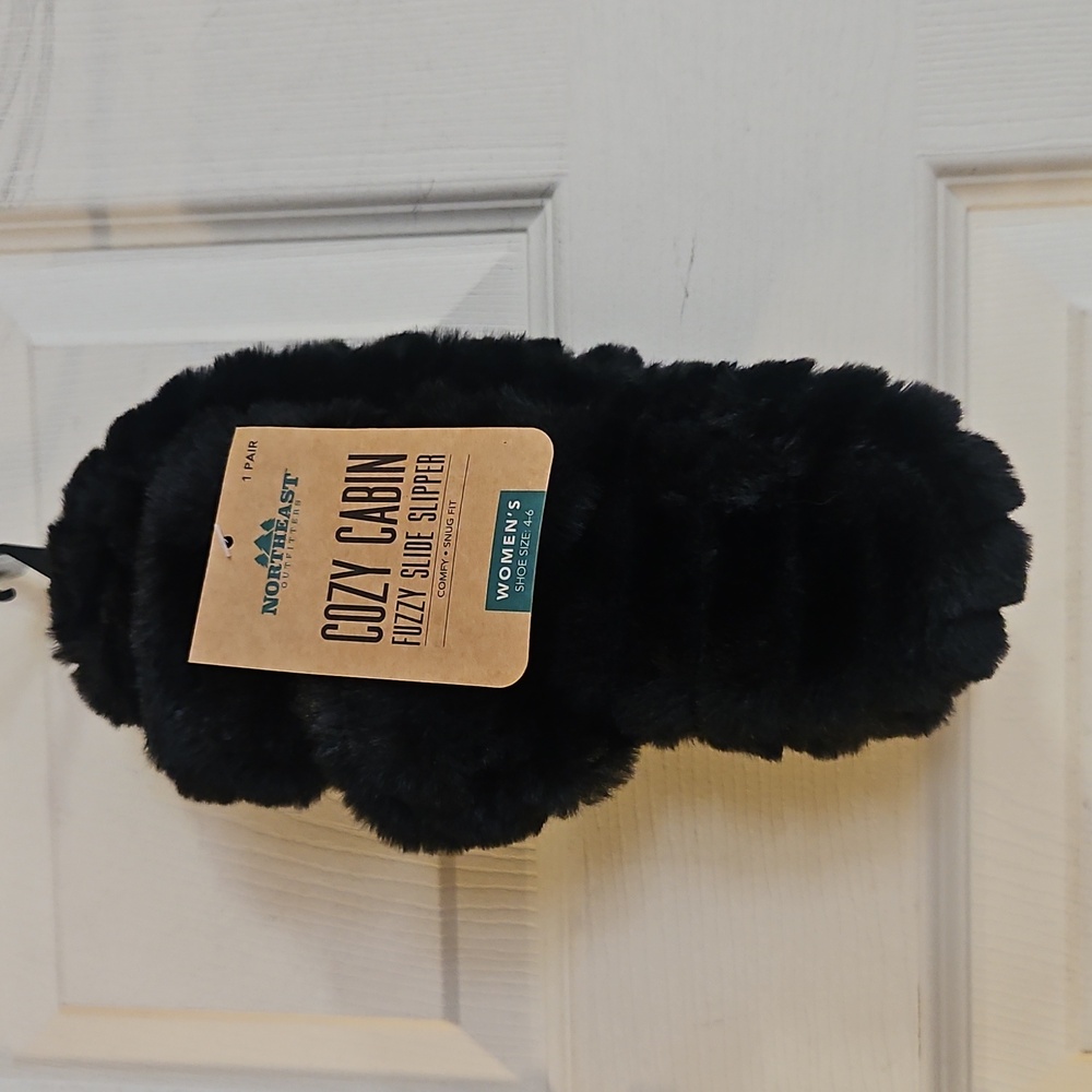 Northeast Outfitters Women’s Cozy Cabin Fuzzy Slides: BLACK: NWT: SZ SMALL